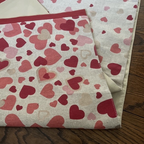 Table runner - Picture 3 of 4